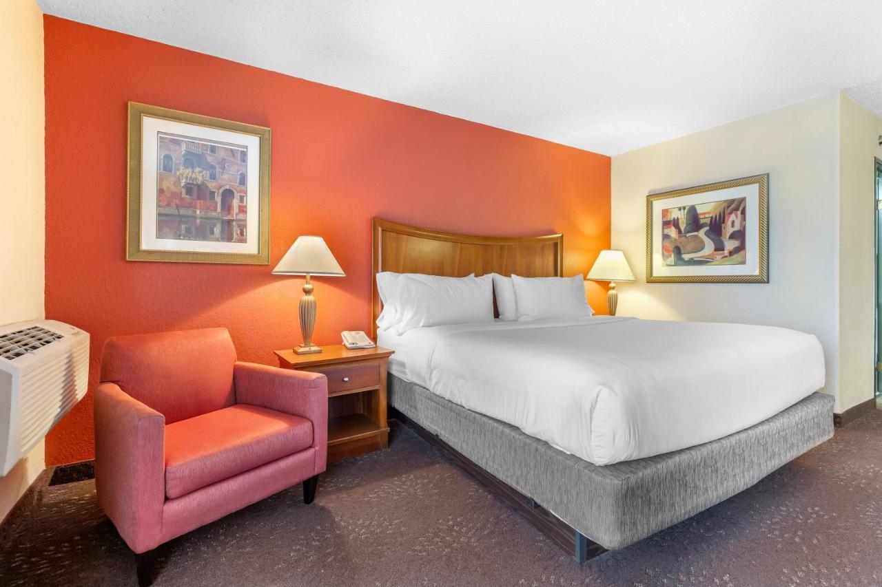 Holiday Inn Express Chicago-Downers Grove By Ihg Εξωτερικό φωτογραφία