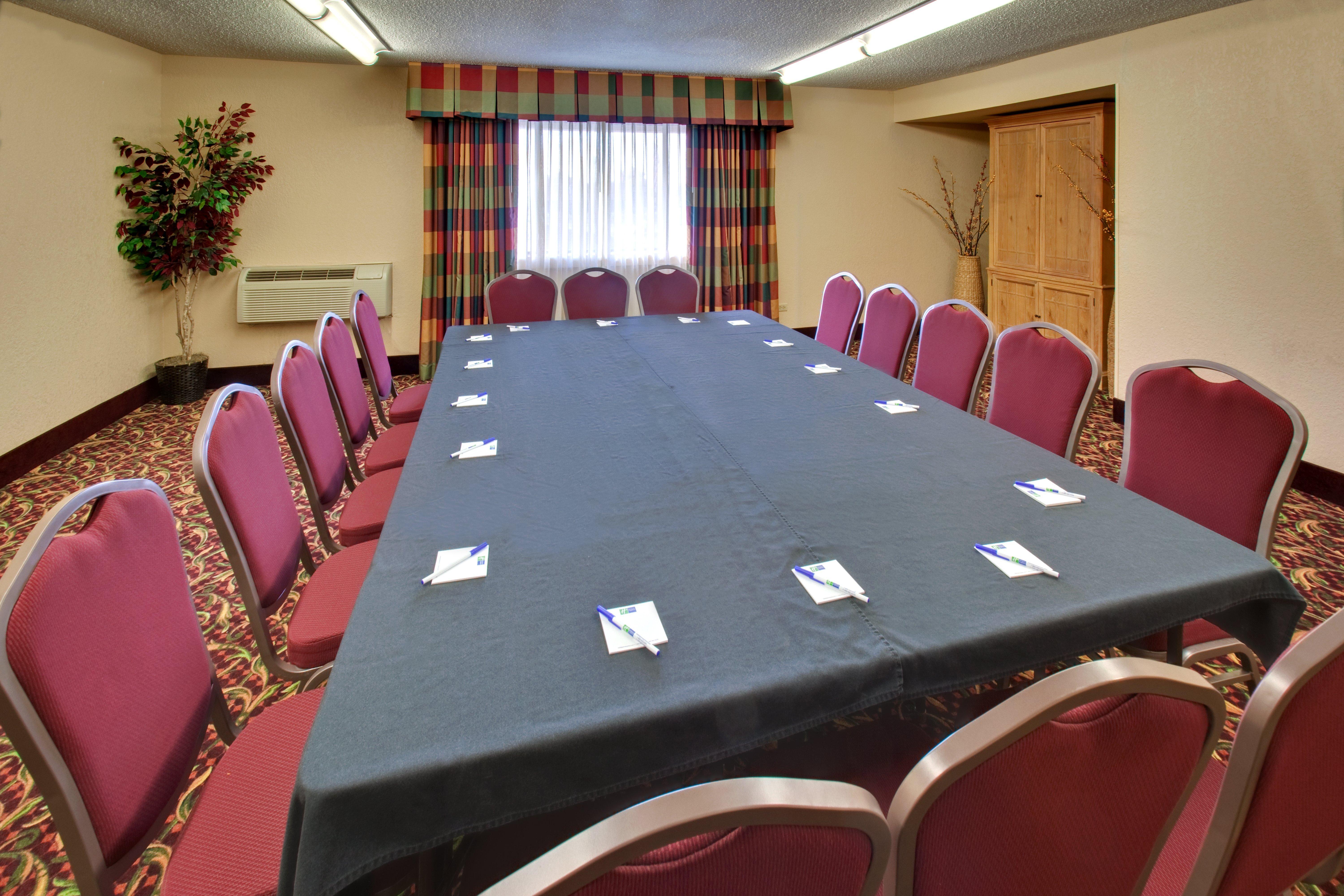 Holiday Inn Express Chicago-Downers Grove By Ihg Ανέσεις φωτογραφία