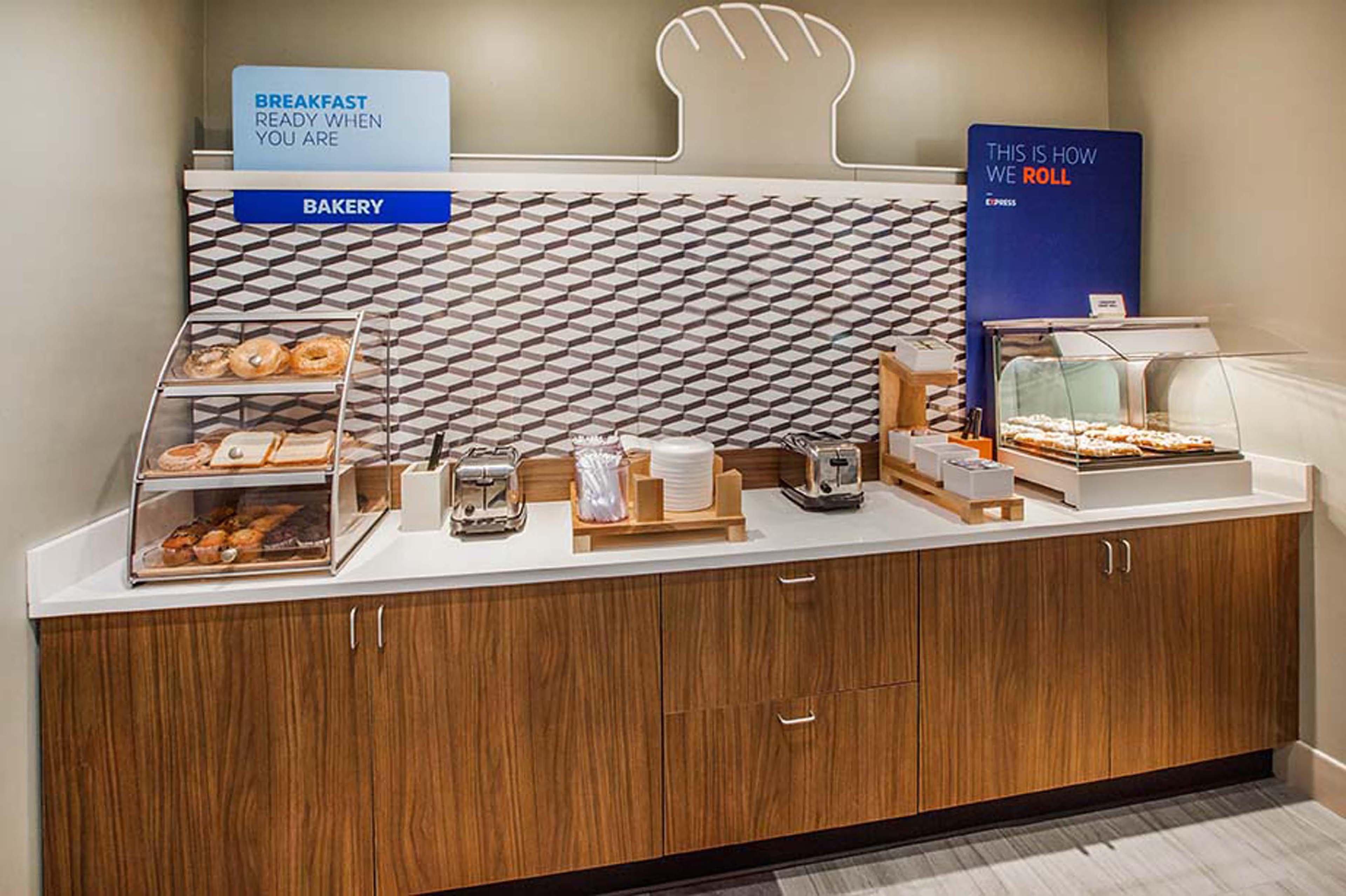 Holiday Inn Express Chicago-Downers Grove By Ihg Εξωτερικό φωτογραφία