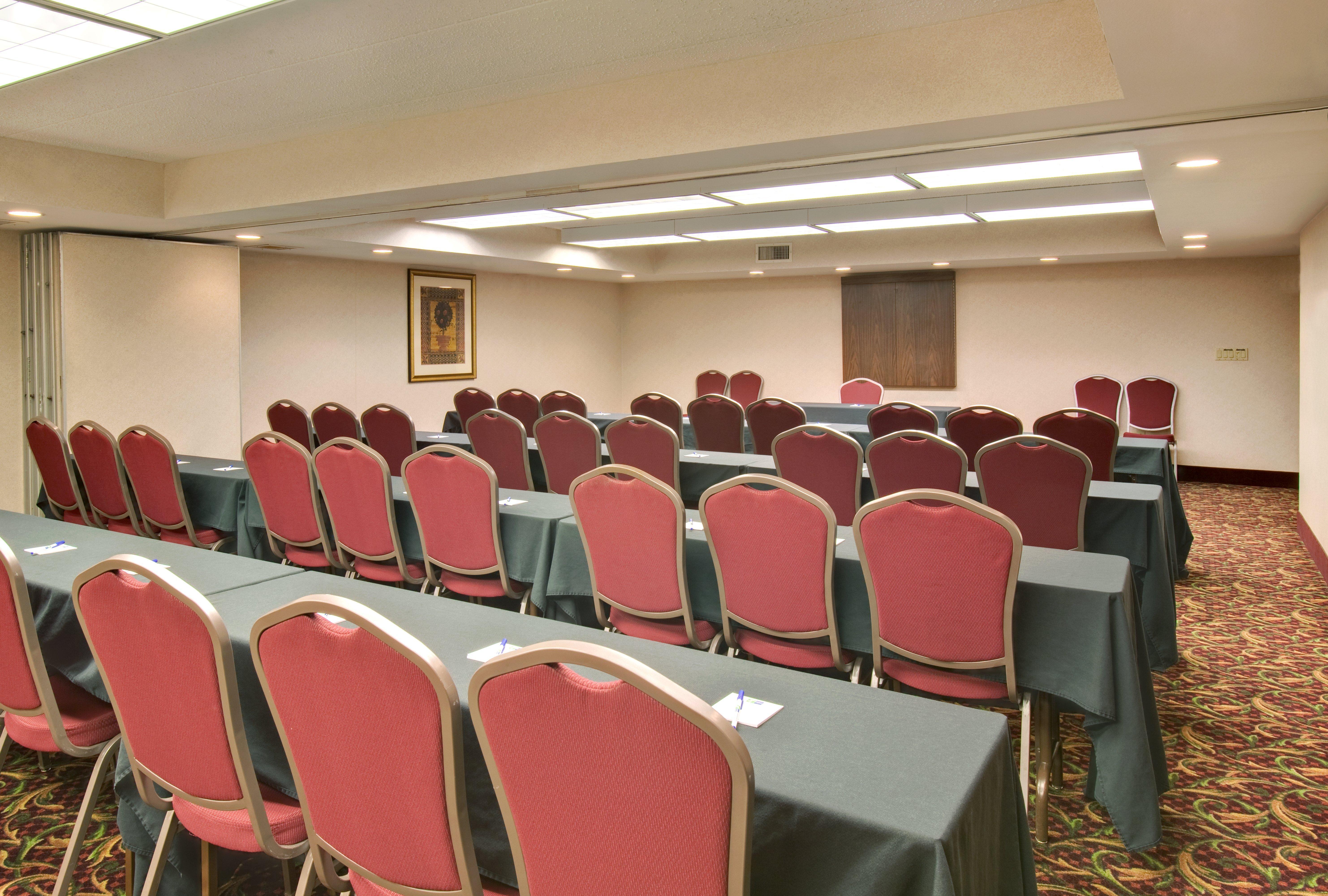 Holiday Inn Express Chicago-Downers Grove By Ihg Ανέσεις φωτογραφία