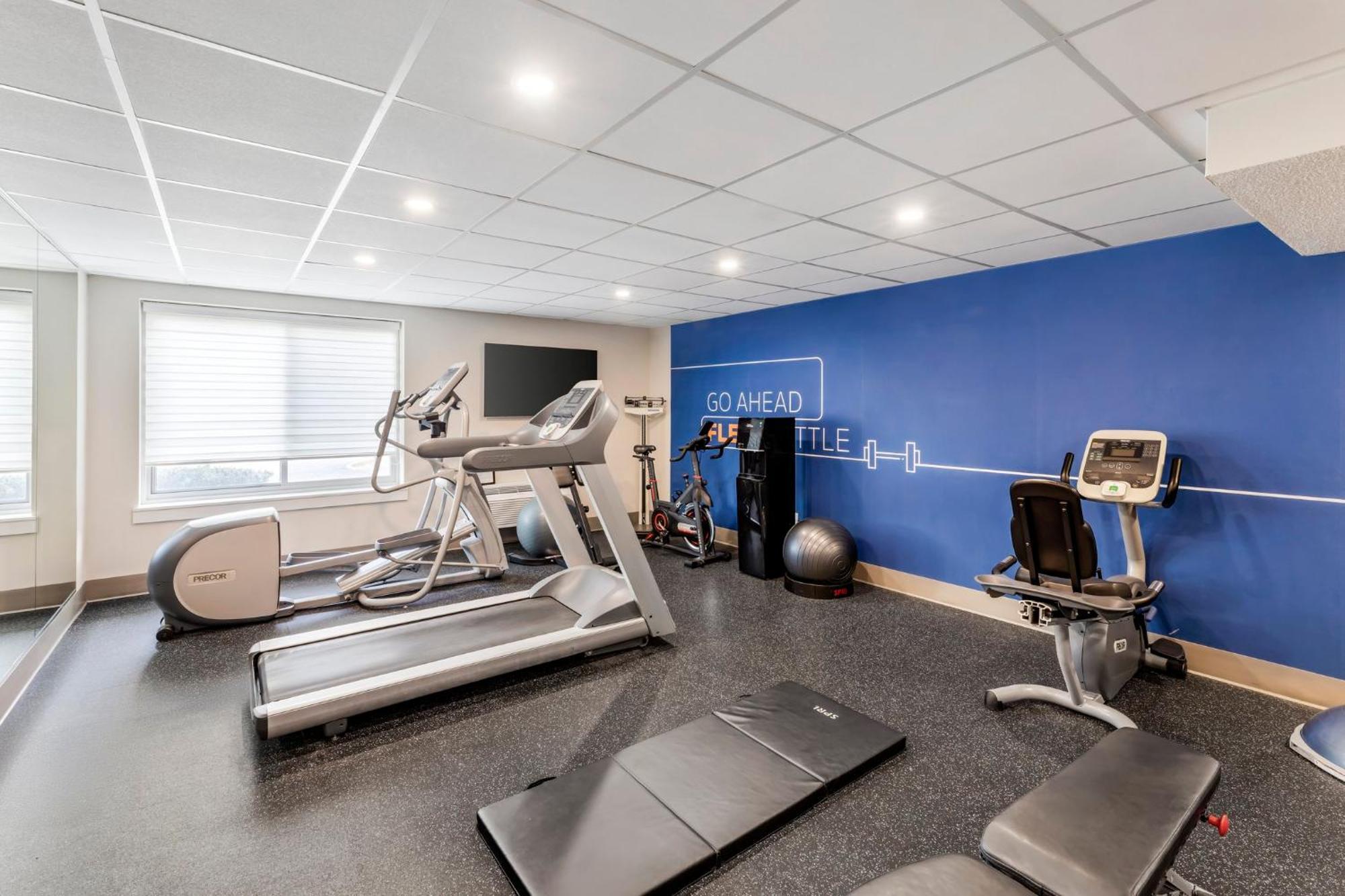 Holiday Inn Express Chicago-Downers Grove By Ihg Εξωτερικό φωτογραφία